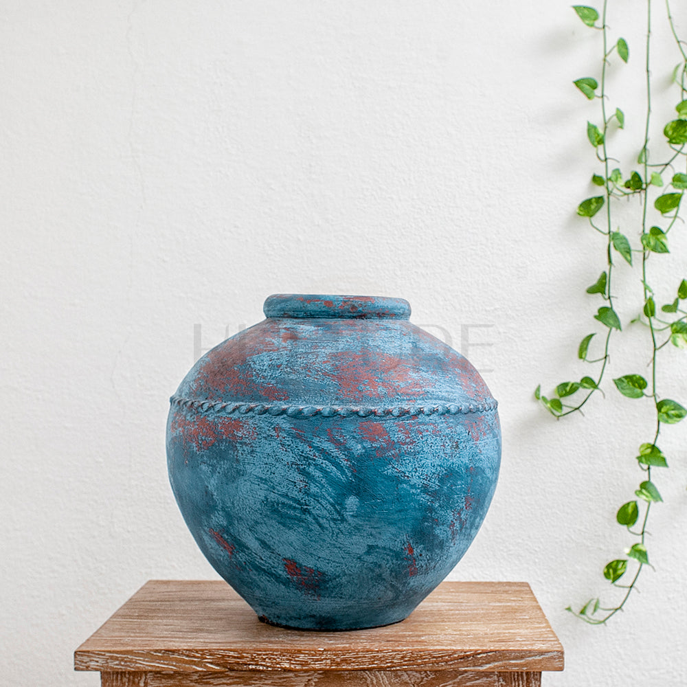 Decorative Vase 'Menuh'