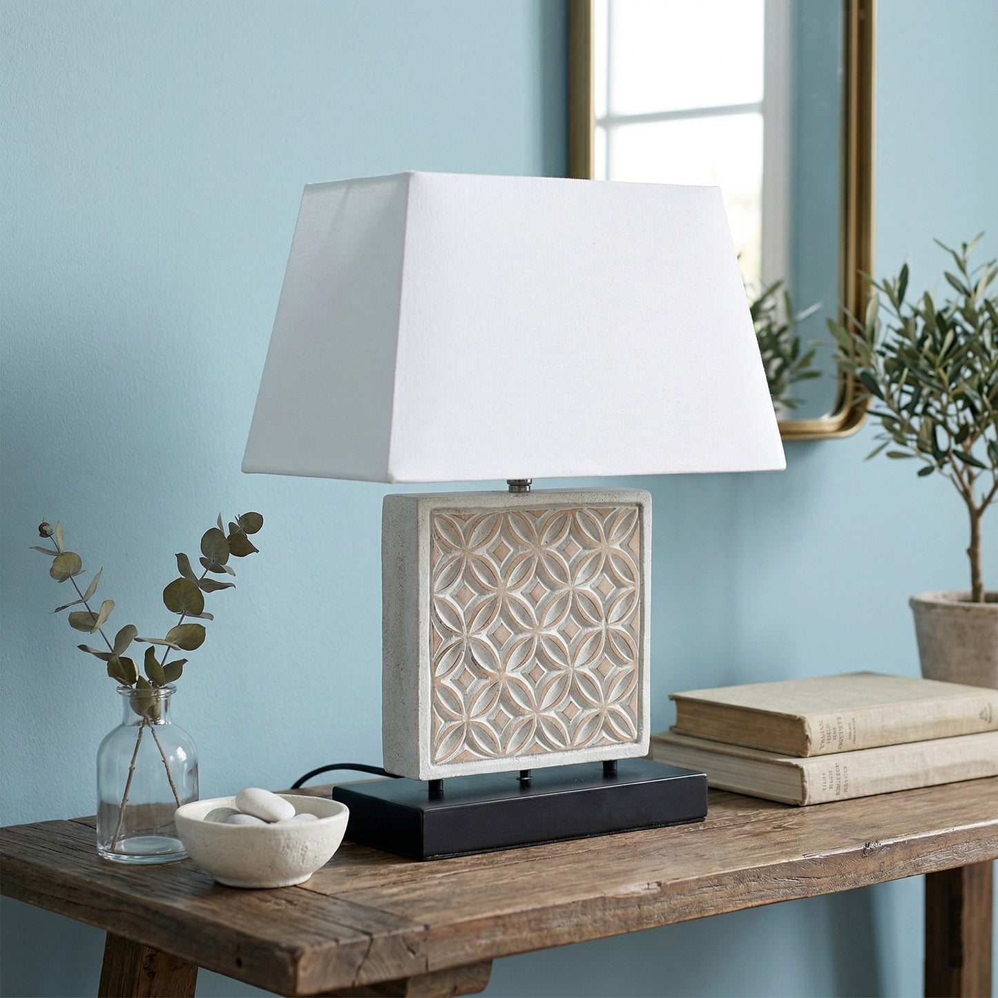Carved Table Lamp 'Batik' - White