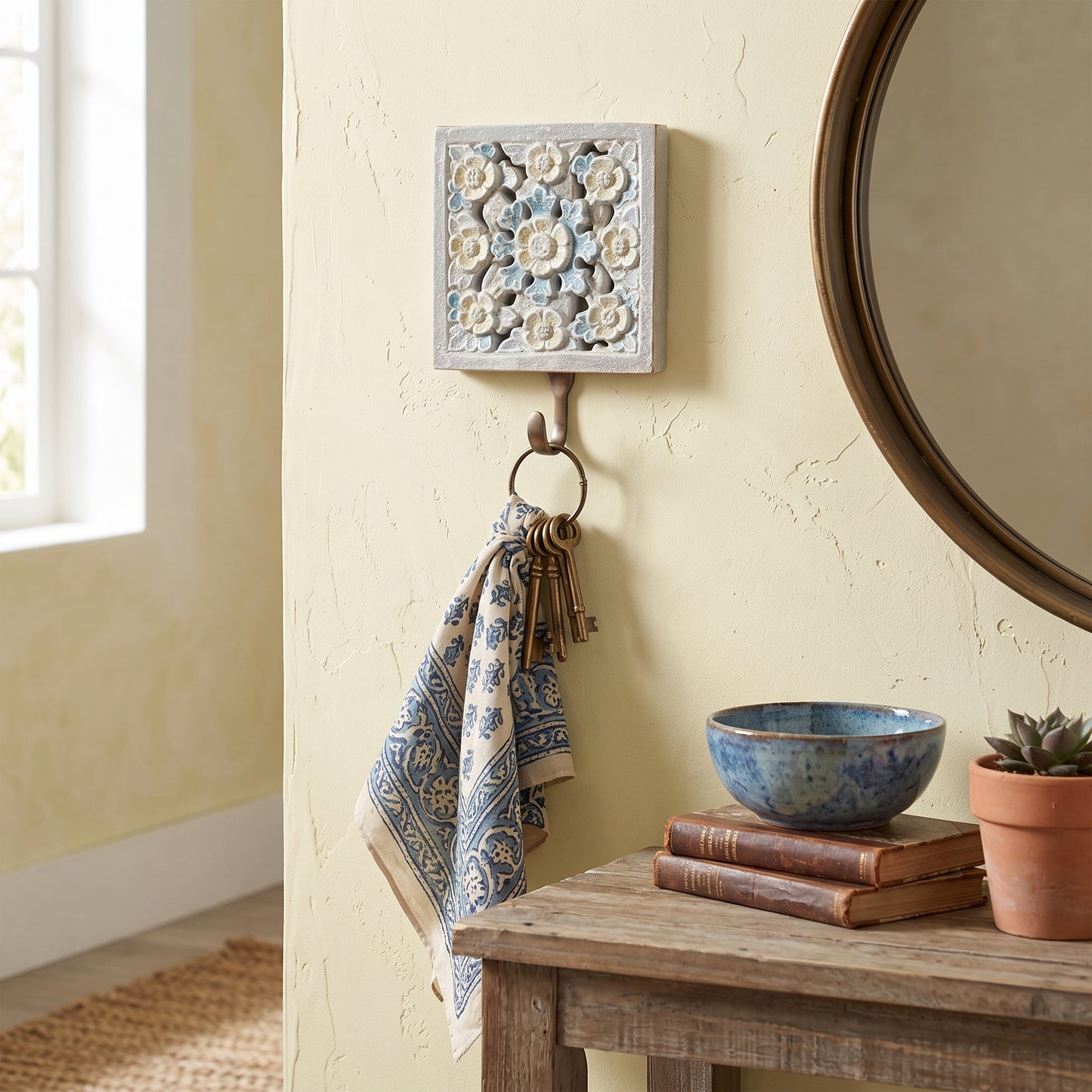 Brass Carved Hanger 'Ayana' - Blue